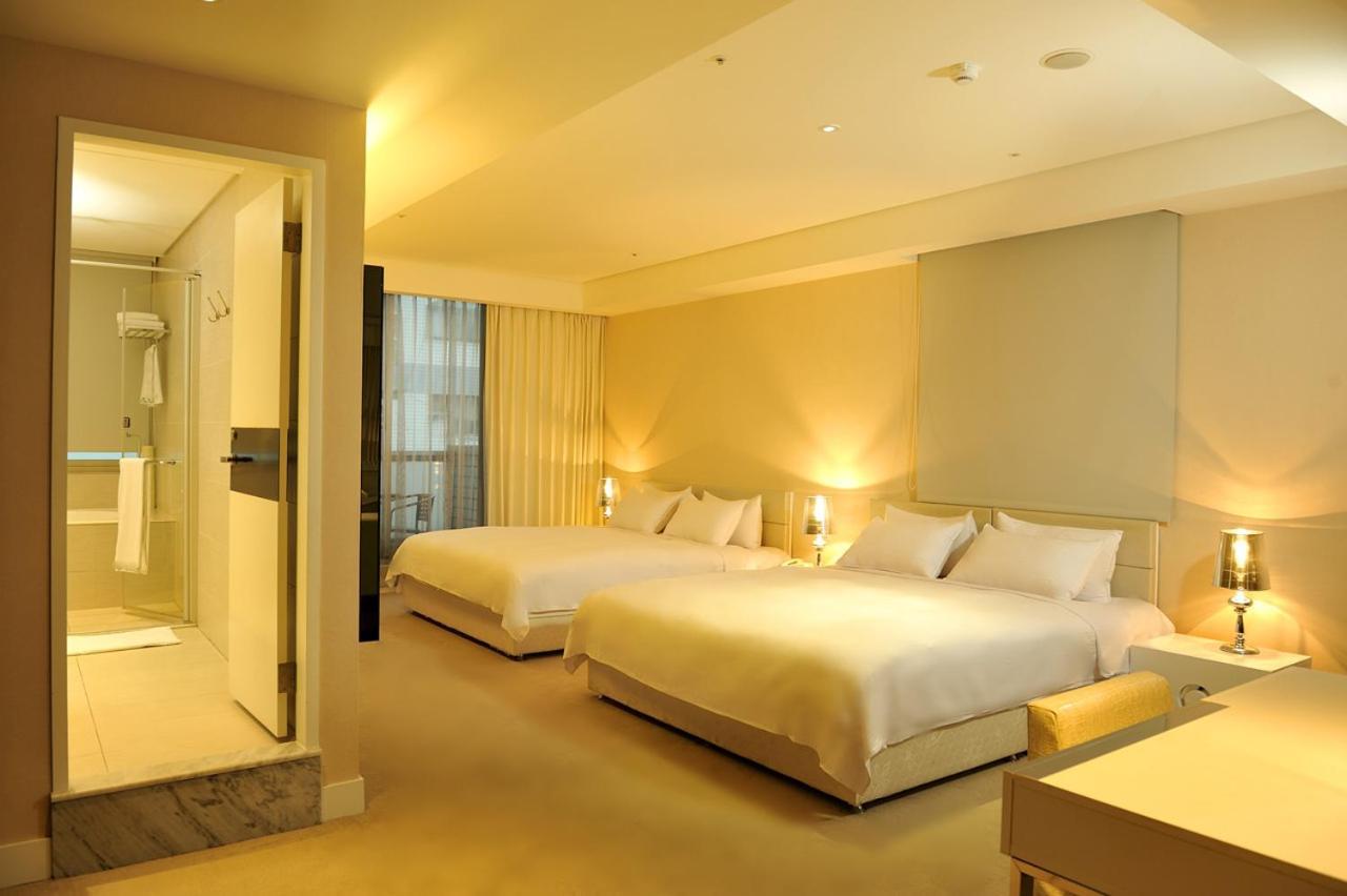 Asia Emperor Hotel Тайнань Экстерьер фото